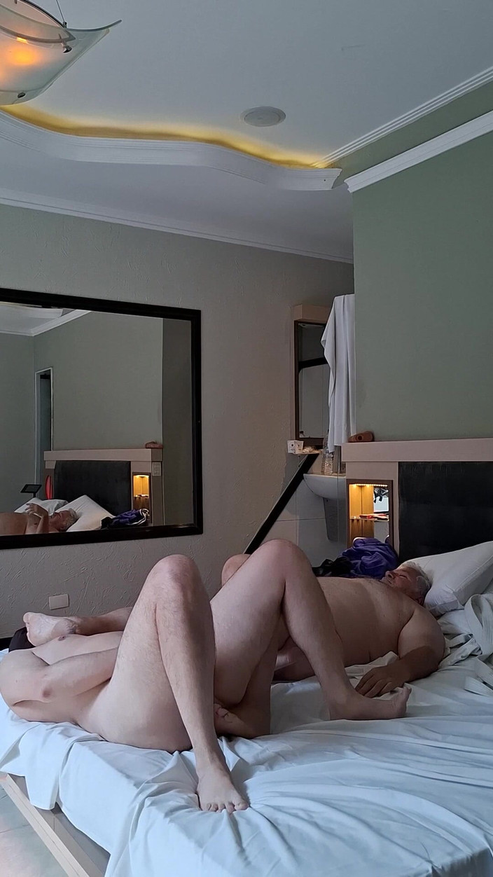 Combat and fetish: Jobber verloor de strijd, nu moet hij betalen voor papa