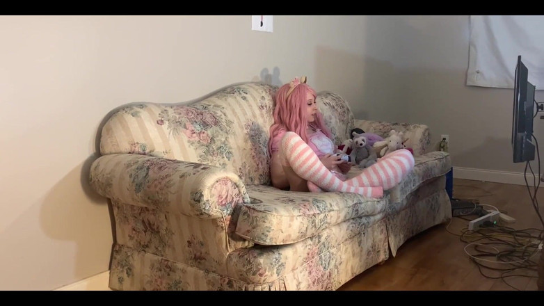 EmoDream1998: 크리스마스 트리 밑에 갇힌 배다른 딸, 배다른 아빠에게 후장을 먹고 보지 따먹기