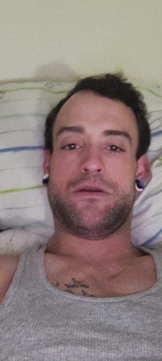 Mikey 21: Jugando con mi polla de tamaño normal