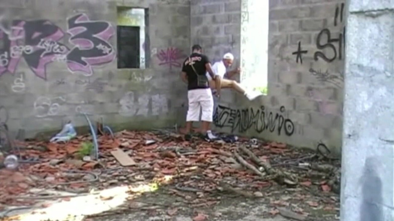 Gaybareback: Dominated by straight guy outdoor