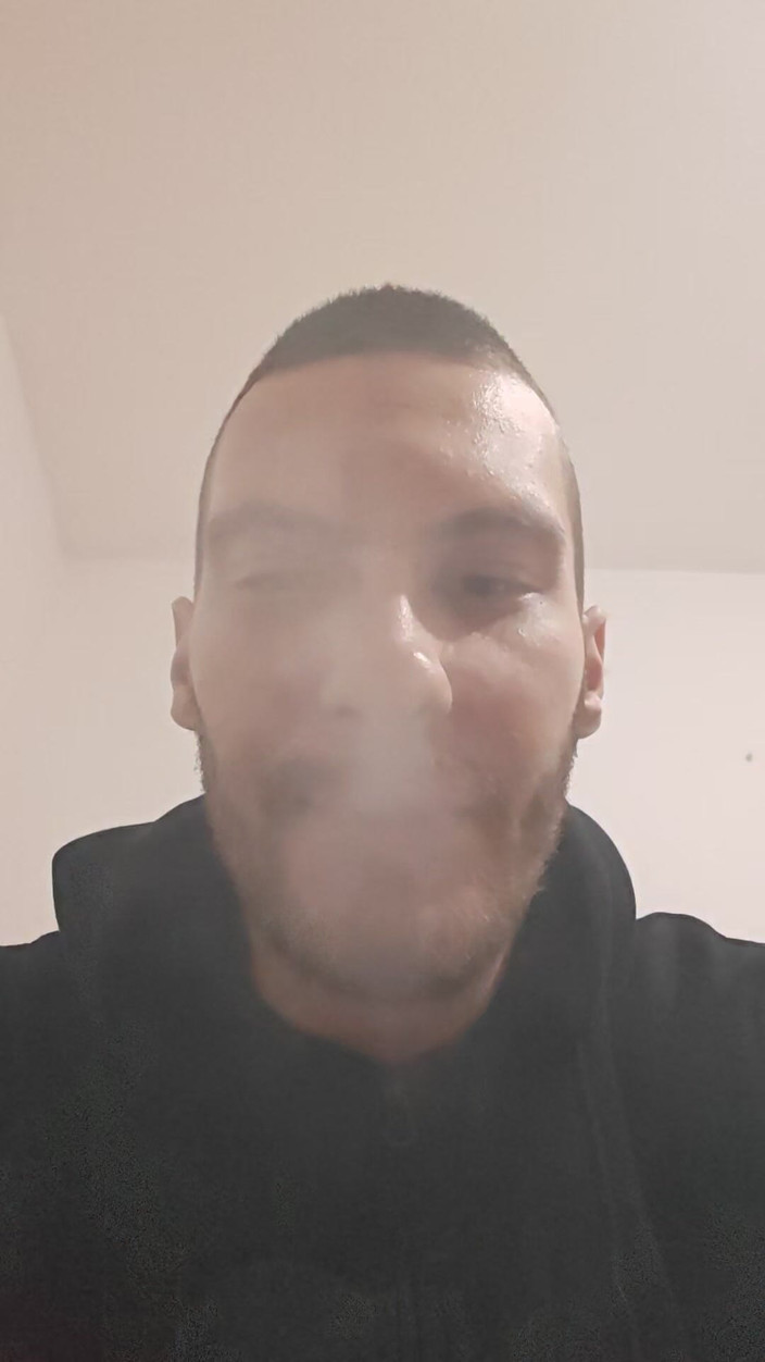 Zoomorriss: 私が喫煙している