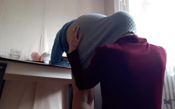 Lesbian-candys: Я лижу задницу моего босса милфы в течение длительного времени для продвижения по службе