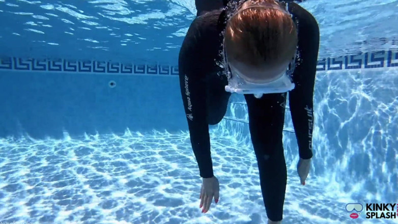 UKCuteGirl Lucy Lauren: Underwater Blowjob Challenge - Gagging on My Sinking Dildo