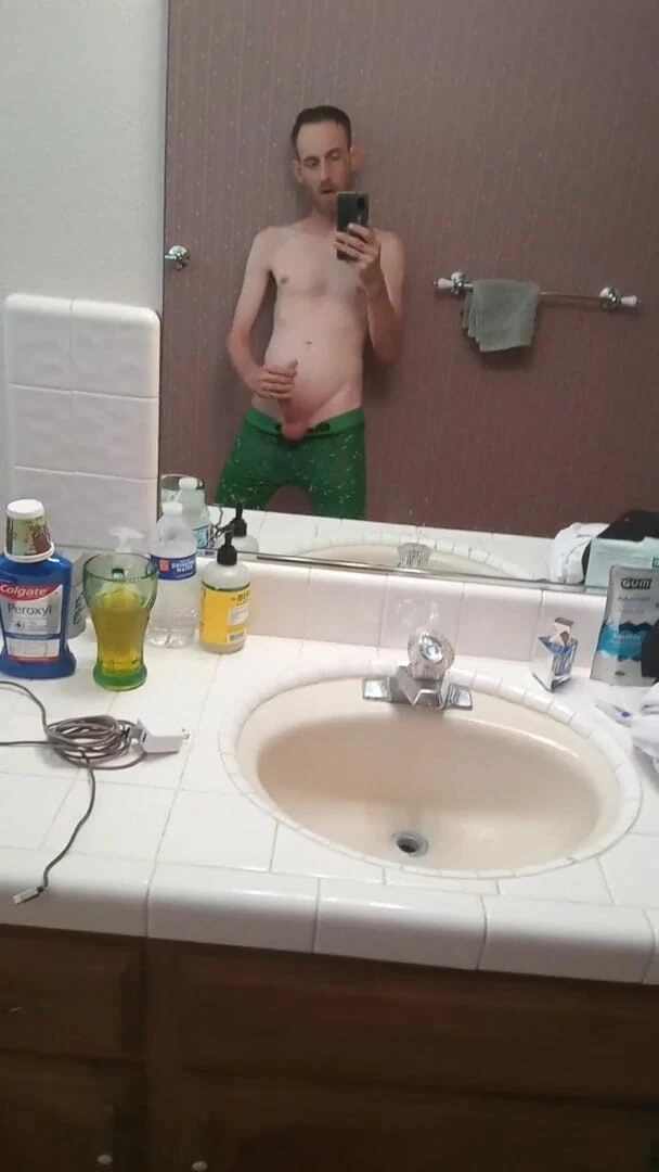 Jack_D_Stranger: Mantendo meu pau duro e acariciado até a borda esperando...