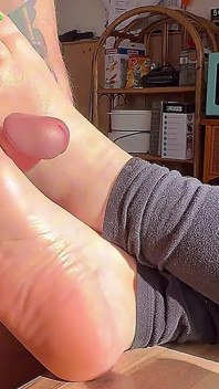 Amateur Homemade Footjob Pretty Toes