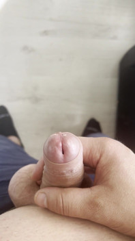 Young Man Masturbates and Close-ups in HD Quality