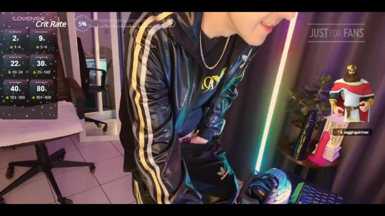 Roman Heart: Кінчай на мене в adidas