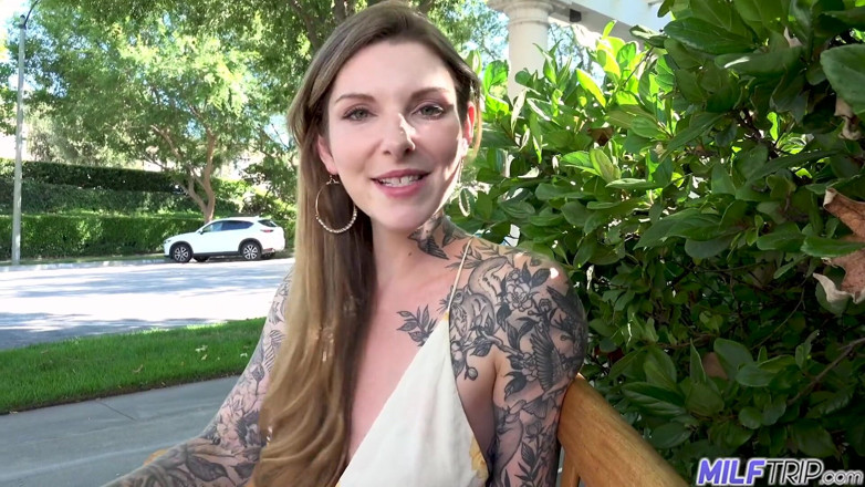 MILF Trip: Seksi Penny Archer bir sanat eseri