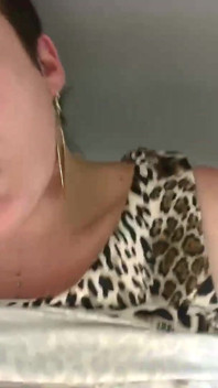 Francesa milf follada en coche por hermanastro mientras novio conduce