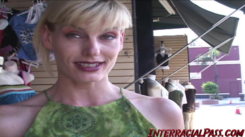 Hush Hush Entertainment: Mamá del fútbol Daryll disfruta de la polla negra más...