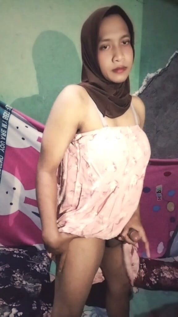 Deboy Candy: 美しいヒジャブが一人で自慰をしている