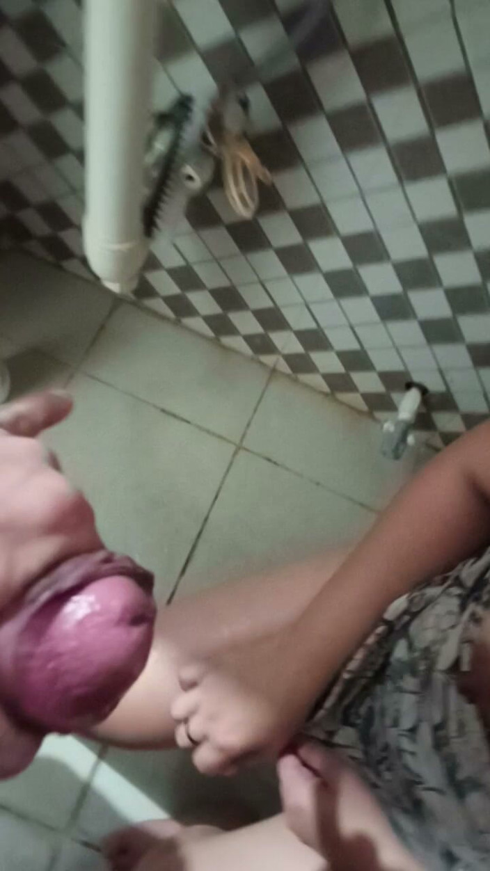The director: Kozatá milfka mi dává v poloze ve stojánku, že můj penis...