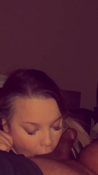 Bbw scopa e succhia un piccolo cazzo