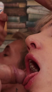 Parte 1: Dois Caras Com Paus Grandes Transando Com as Bundas Apertadas De Dois Twinks Fofos