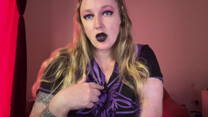 Kisicaxx: Gotik kızın şeytani anlaşması