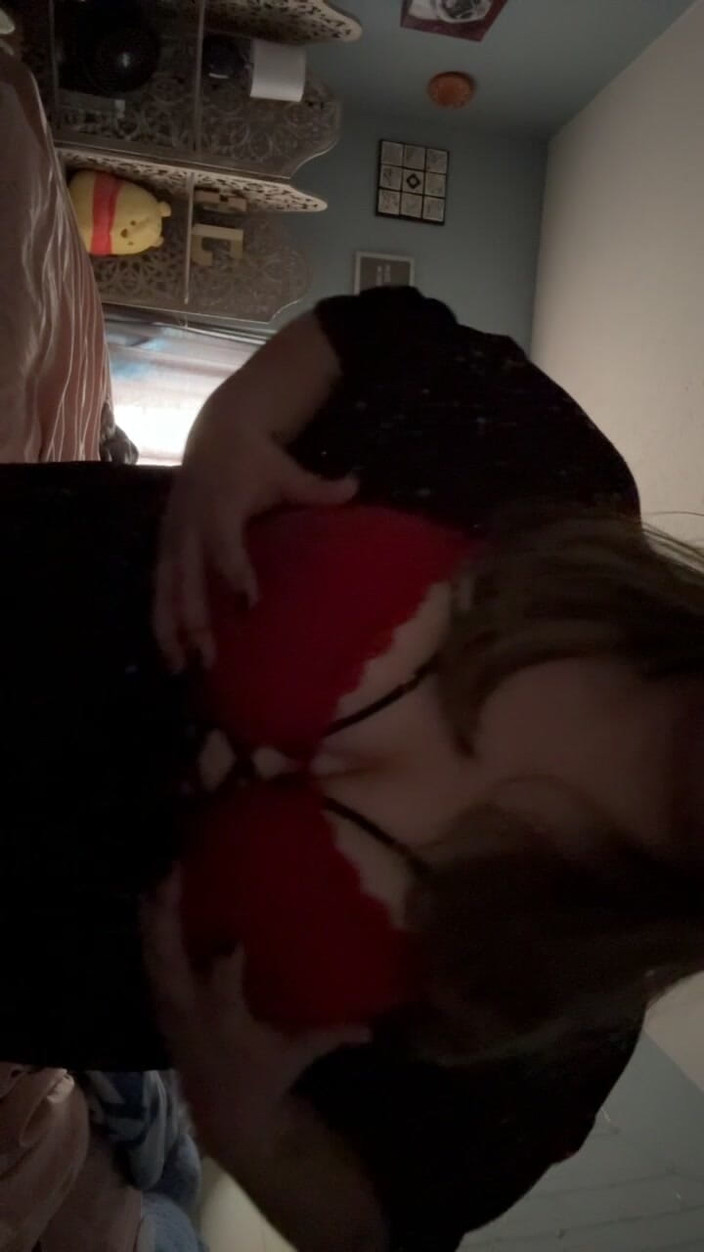 OctaviaLuv: कुछ गांड हिलाते हुए