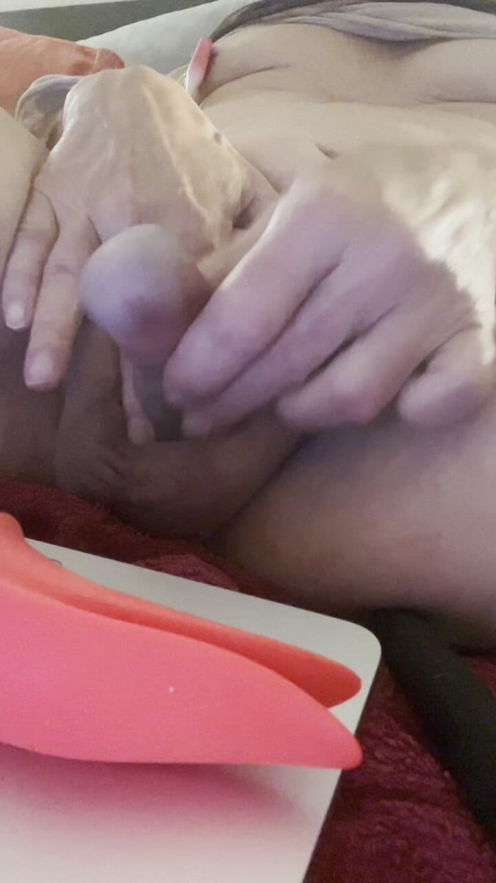 Mitchie: 침과 크림을 넣고 섹스 토이를 빼고 자위하는 것 - 메가!