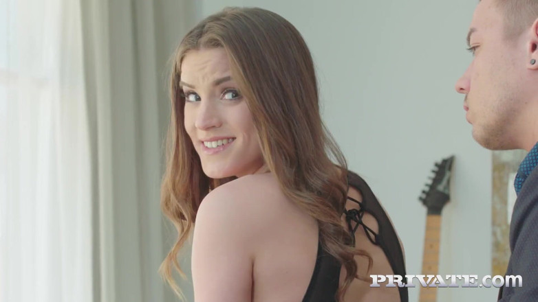 Private.com: Evelina Darling, action anale béante et creampie collant
