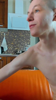 Bara en kyss innan en rolig utekväll med Alex