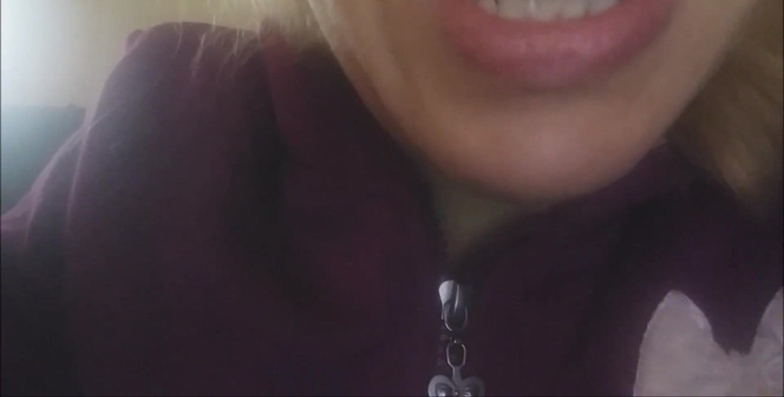 savannahamatoriale: I Found Some Dirty Toilet Pics on Your Pc, Darling...but...