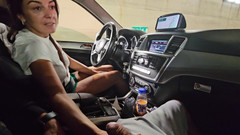 Ferrero anal experience: Ze neemt mijn pik in haar hand terwijl we vastzitten...