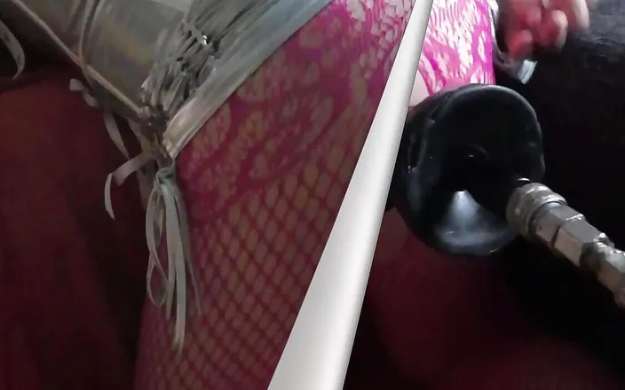 One2chris: Crossdresser Sex Machine Fisting and Dildo Fucking
