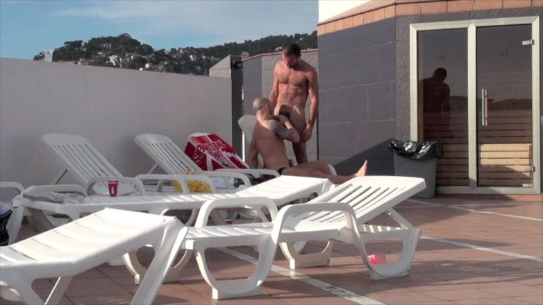 Gaybareback: Webcam, baisée par une Arabe avec une bite XXL