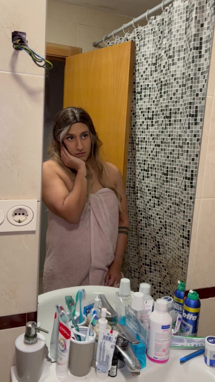 Natalia Valera: Natalia Jerks off After a Shower