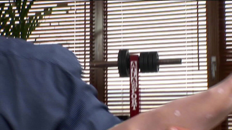 MMV Films and Clips XXX: Baskın esmer ayak ibadeti ve spor salonu amına binme