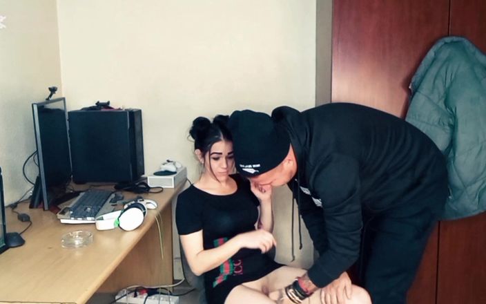 Mysticbabe8: Chlap šuká dívku, která hraje Xbox
