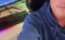 Twinkboy studio: Симпатичный немецкий паренек дрочит перед игрой с компьютером