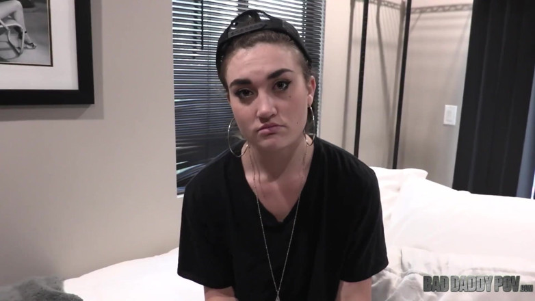 BadStepFamilyPov: Kat Monroe 1, yakışıklı üvey babam için gırtlağına kadar alıyor
