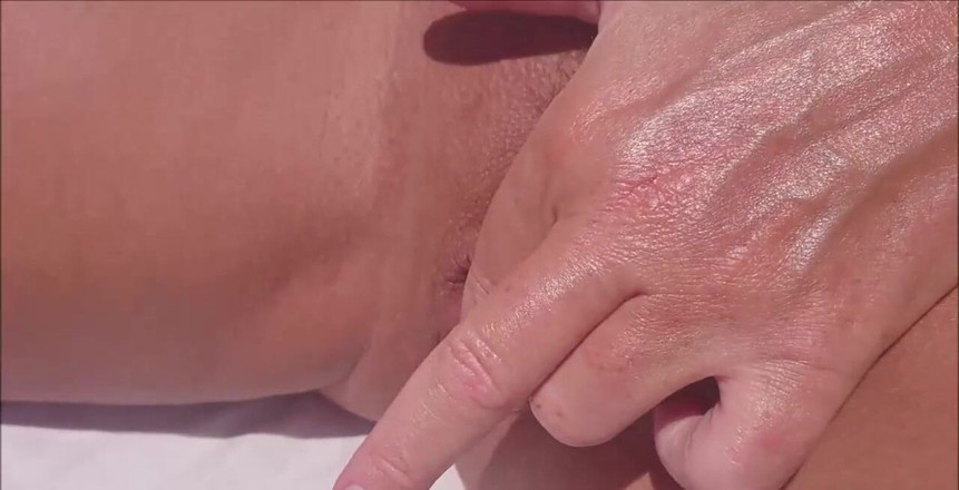 Natalie K: w tej scenie pov na świeżym powietrzu, leżałem nago w słońcu,...