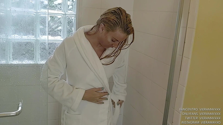 VieraMayXXX: Gömleklerimi ıslatırken 31 talimatı geri sayım