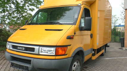 Erotic Club: MILFka je olízaná cizincem na ulici