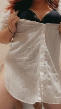 Rub My Pussy for You in the Fitting Room