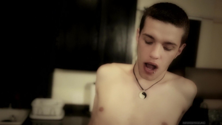 Twinklight: Kain y Ryan follan en la cocina