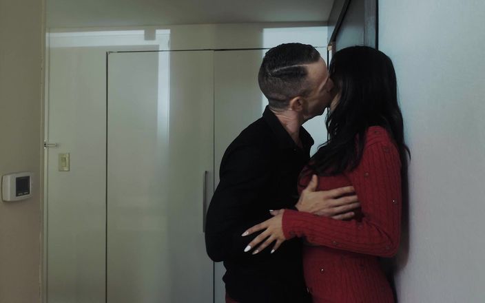 Sensual productions: Sophia Leone - Si Vous Play