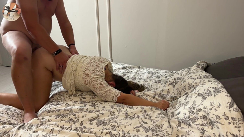 beauty_and_the_other_one: Junge frau bekommt eine schnelle Überraschung, analsex