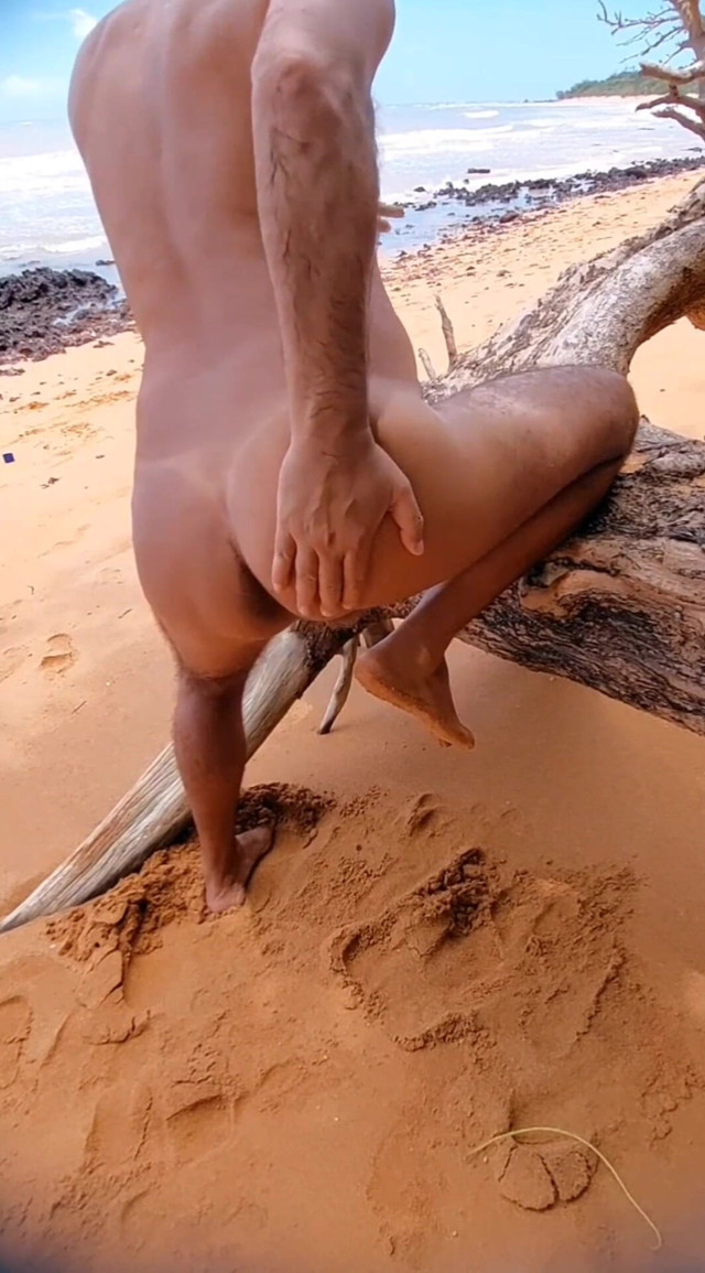 Naked Ladysilva Showing off Her Hot Tanned Ass with a Mark on the Beach (Ladysilva)