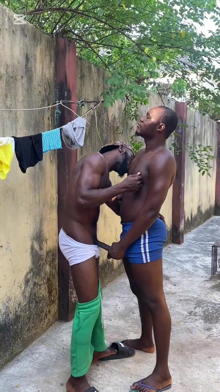 BlackDanie_production: Trapanatura nel cortile