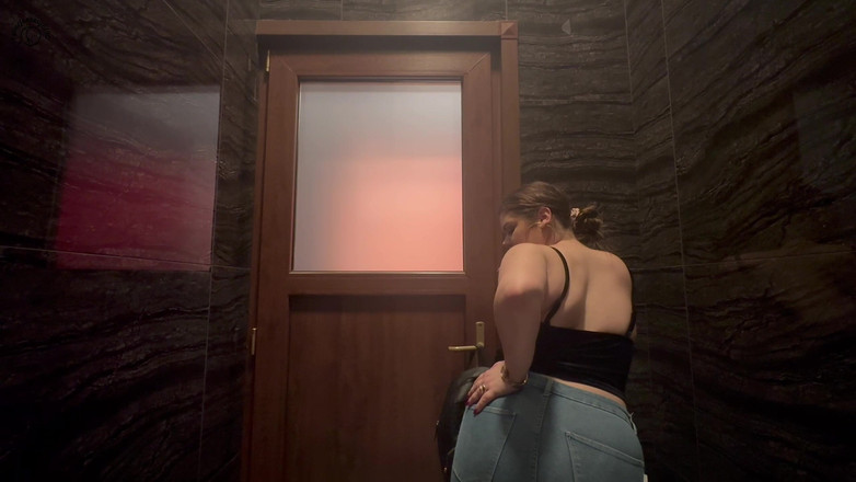 Your fantasy studio: Scoregge puzzolenti nel bagno del ristorante