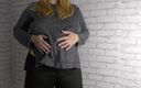 Milky Mari Exclusive: 임신한 배와 젖탱이를 보여주는 임신한 마누라 - 밀키 마리