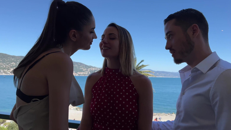 Jet sex prod: Elle Se Fait Larguer Sur La Plage