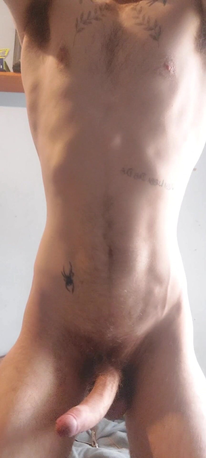 Tattedalex: 私の毛むくじゃらのタット体を披露し、絶頂