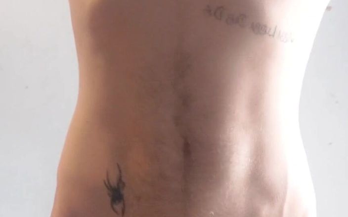 Tattoed Alex: Показываю свое волосатое татуированное тело и кончаю