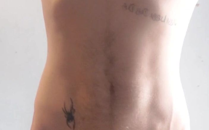 Tattoed Alex: 私の毛むくじゃらのタット体を披露し、絶頂