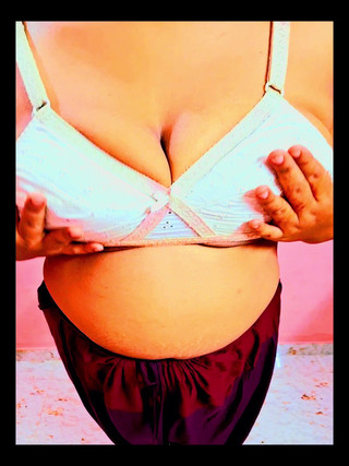 Nazmabd: 25 anos mostrando peitos grandes e bunda grande