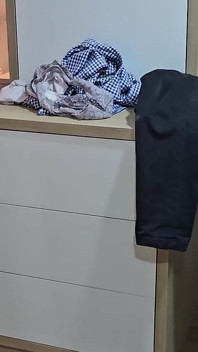 Saya menangkap isteri saya di apartmen dengan penghantar dan saya terangsang