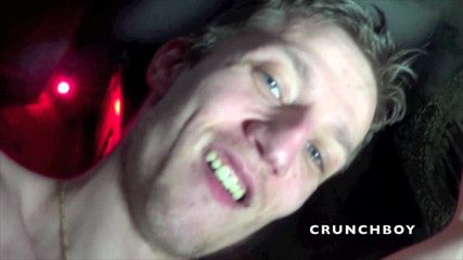 Crunch Boy: Ošukaná velkým ptákem Loganu v sauně